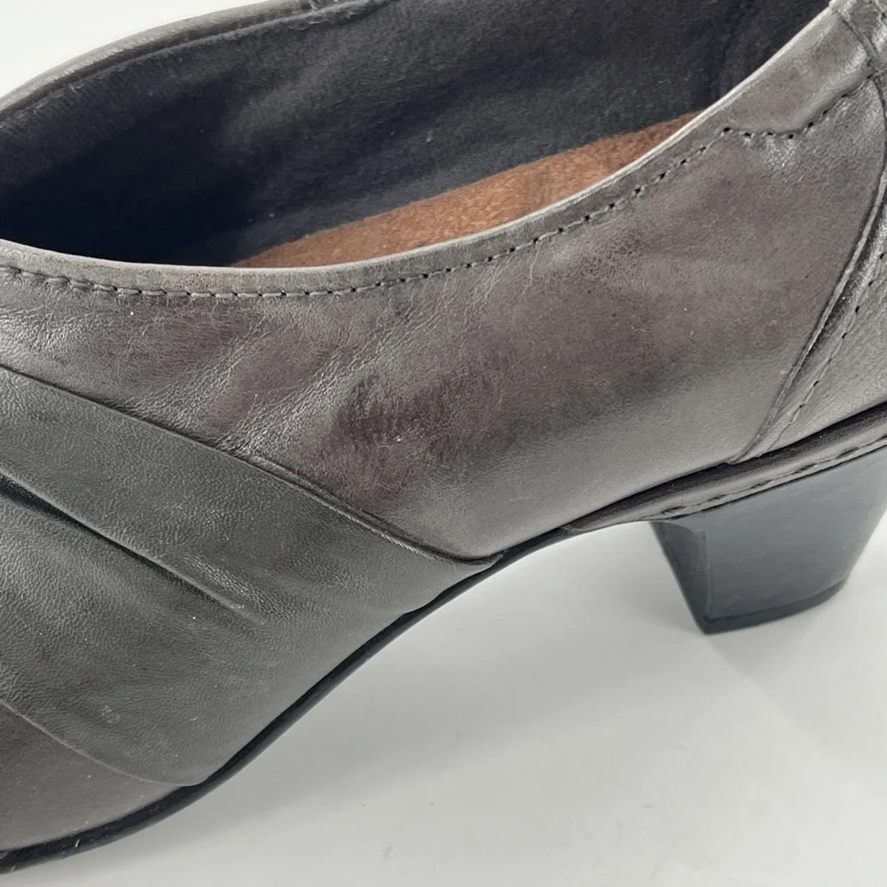 Cobb Hill New Balance Rockport Leather Women 7 Pump Taupe / Grey Ruched Mid Heel